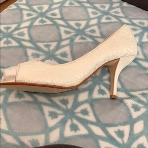 Michaelangelo ivory lace peep toe open-shank pump